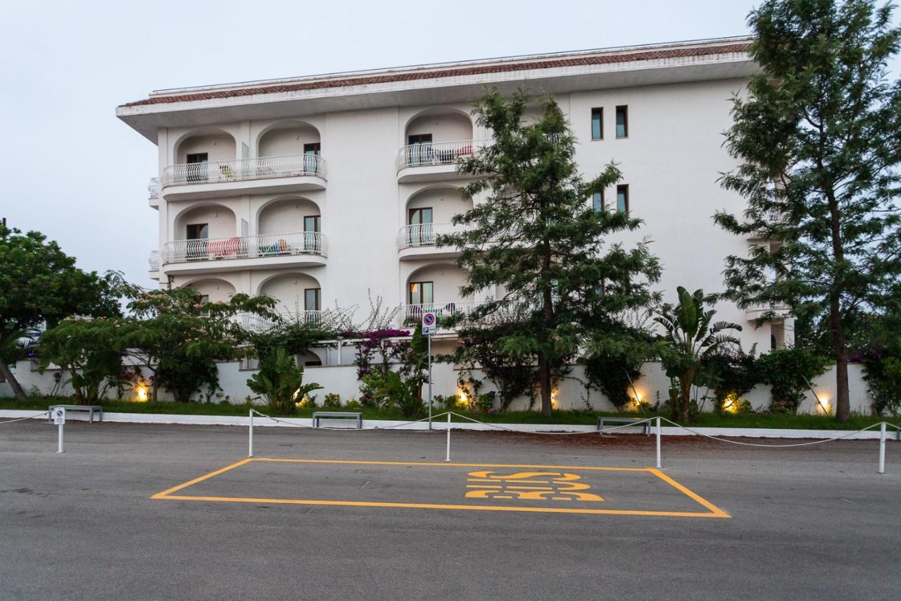 Club Azzurro Hotel & Resort Porto Cesareo Zewnętrze zdjęcie